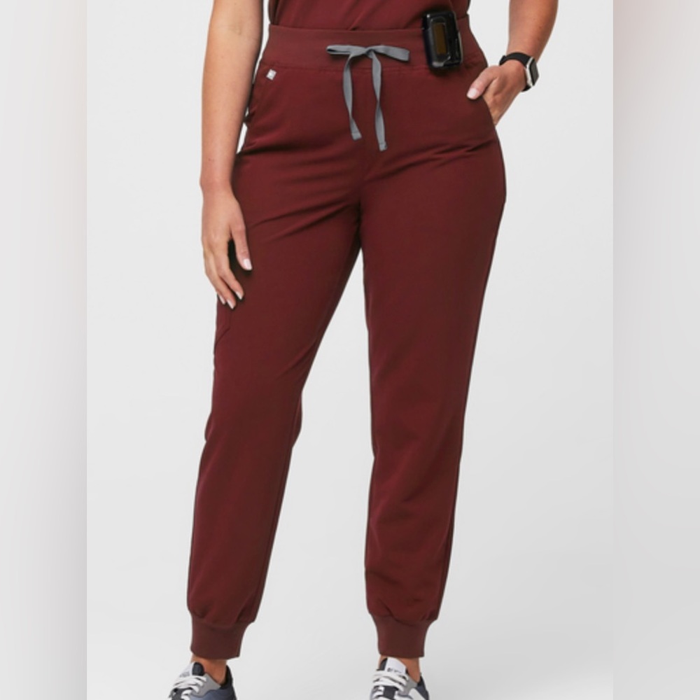 Figs Zamora Women's Burgundy Jogger Pants